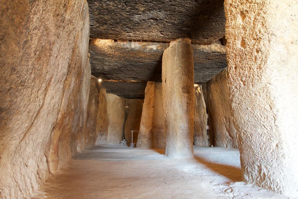 Los Dolmenes Antequera Buitenkant foto